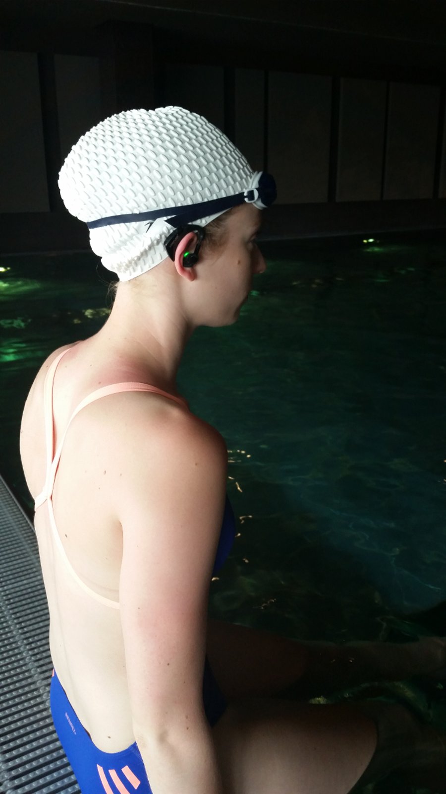 One_goes_swimming_3