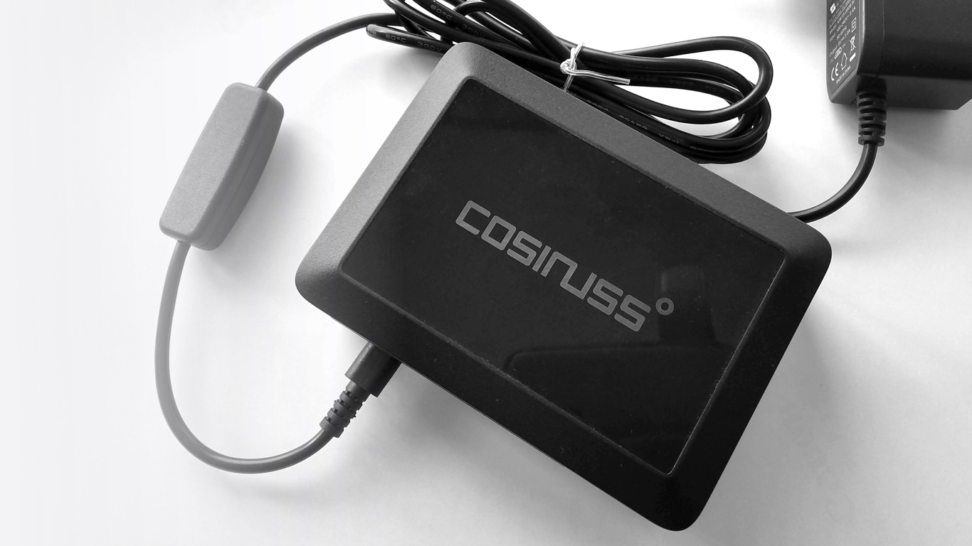 cosinuss-remotepatientmonitoring-covid19-components-gateway-labgateway The cosinuss LabGateway transmits the vital data of Covid-19 patients to the server enabling remote patient monitoring.